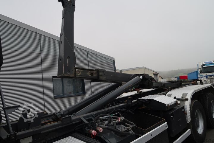 Roll-off kamion sa bakšišom DAF CF 85.460 T 6x4