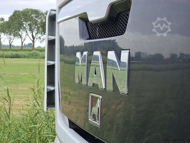 Valise MAN 26.440 TGX 6X2 TAILLIFT