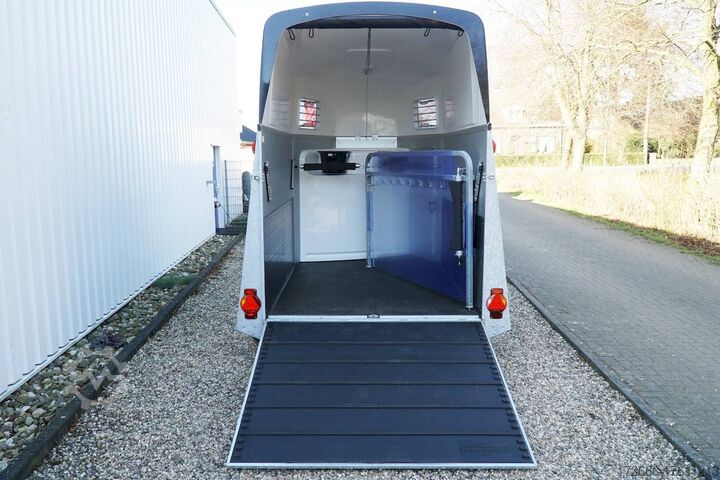 Pferde Anhänger Humbaur XANTHOS AERO SK+AUSZIEHBAR 344X171X236CM 2400KG
