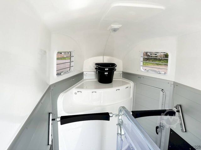 Pferde Anhänger Humbaur XANTHOS AERO SK+AUSZIEHBAR 344X171X236CM 2400KG