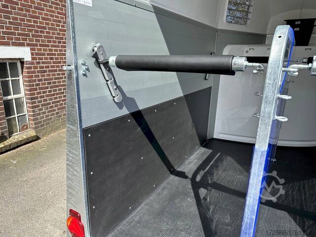 Pferde Anhänger Humbaur XANTHOS AERO SK+AUSZIEHBAR 344X171X236CM 2400KG