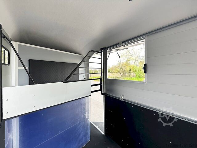 Horse trailer Cheval Liberte MAXI 2 SCHRÄGSTEHER SCHWARZ 378X181X240CM 2600KG