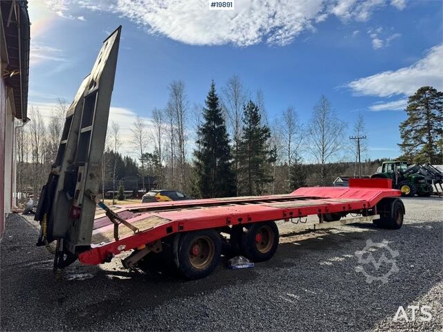 Låglastare Damm Machine Trailer w/ Hydraulic bridges.