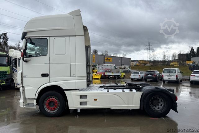Standard tractor unit DAF XF460 4x2
