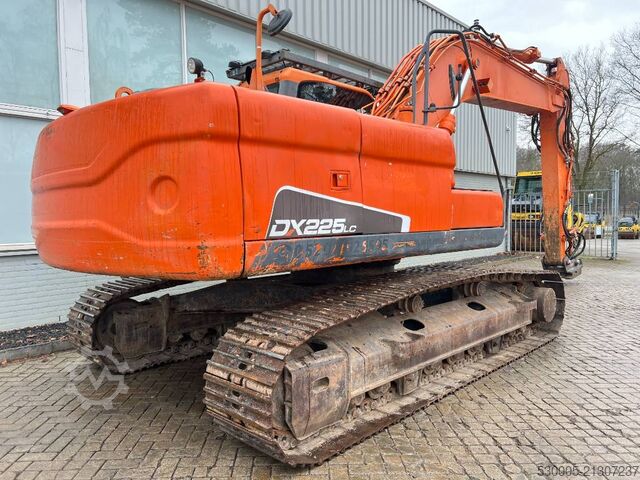 Crawler excavator Doosan DX 225 LC    2012