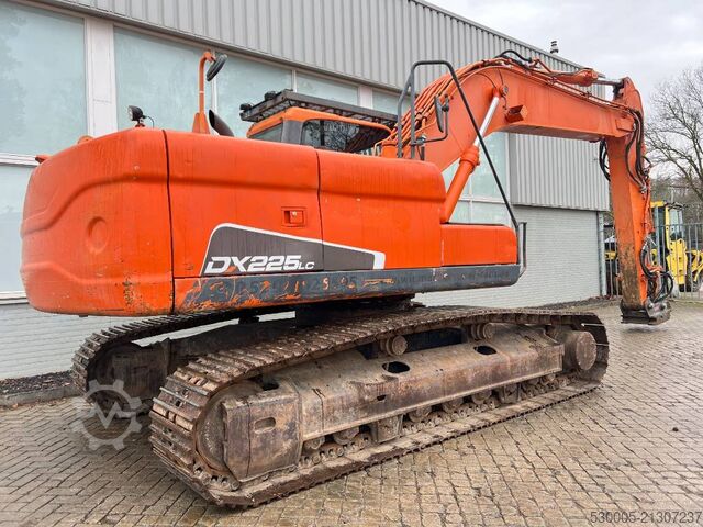 Crawler excavator Doosan DX 225 LC    2012