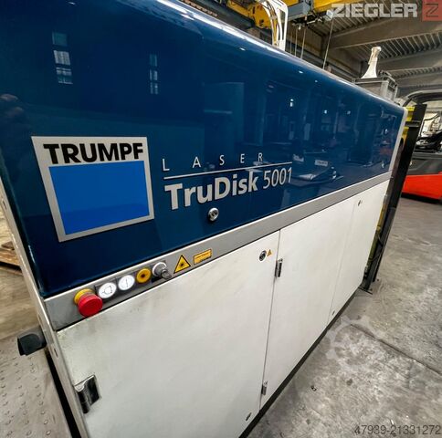 Laser cutting machine TRUMPF TruLaser 5030 mit Doppelturm-Lagersystem