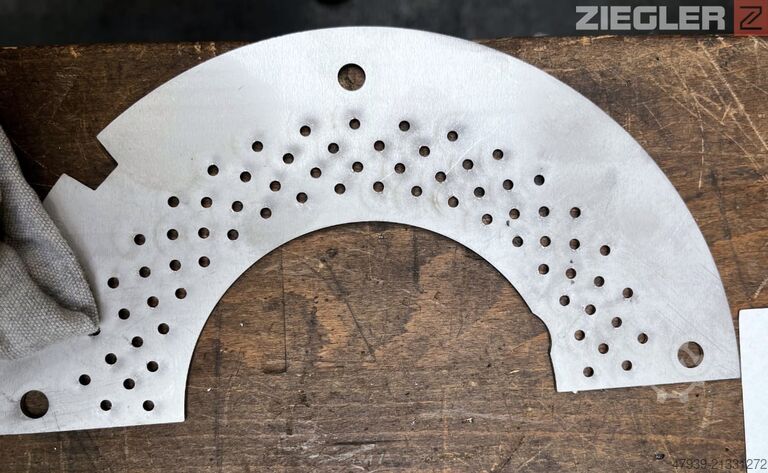 Laser cutting machine TRUMPF TruLaser 5030 mit Doppelturm-Lagersystem