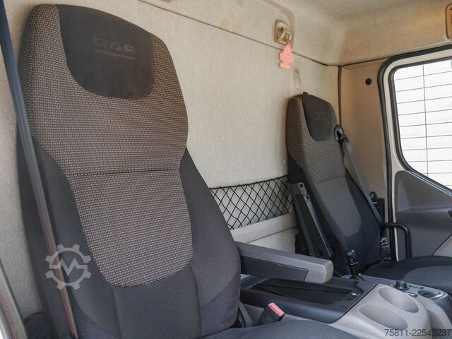 Sandučar kamion DAF LF 220 12t SAXAS KOFFER + ANHÄNGER MOESLEIN AHK