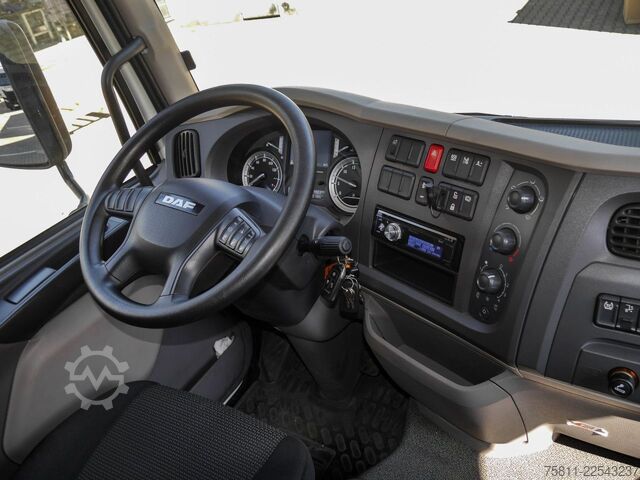 Sandučar kamion DAF LF 220 12t SAXAS KOFFER + ANHÄNGER MOESLEIN AHK