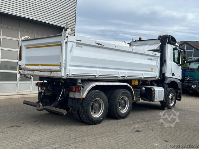 Tresidig tippbil MERCEDES-BENZ Arocs 2658 K 6x4 3-Achs Kipper Meiller Bordmatik