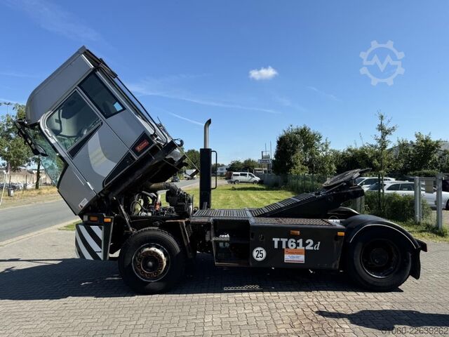 Terminal traktor Kalmar TT612D