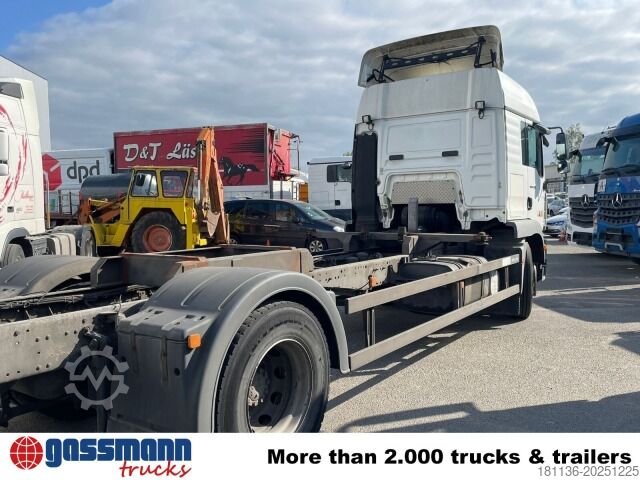 Değiştirilebilir kasalı kamyon MAN TGM 18.330 4X2 LL, Fahrschulausstattung