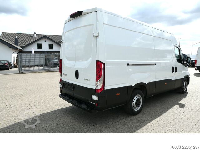 Dodávka s vysokou střechou IVECO Daily35-160 L2H2 Klimaautomatik Kamera