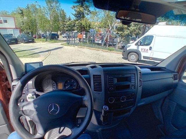 Vrachtwagen met bakwagen MERCEDES-BENZ Sprinter 316 CDI 906.131.13