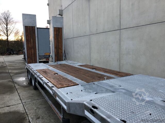 Dieplader oplegger Möslein T 4 VB H1  neuer 4 Achs Tieflader hydraulischen Rampen