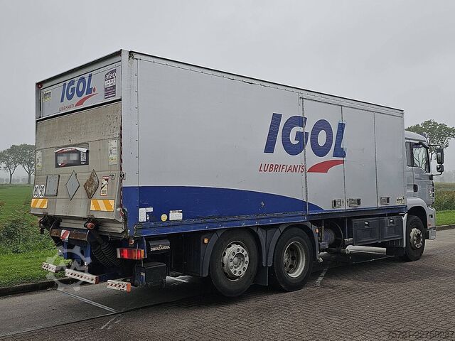 Kuffert MAN 26.390 TGA 6X2 TAILLIFT
