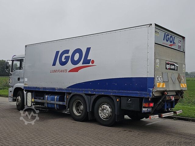 Kuffert MAN 26.390 TGA 6X2 TAILLIFT