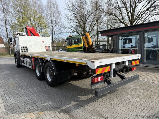 Camión de plataforma Mercedes-Benz Arocs 2636 6X4 Kran Fassi F155