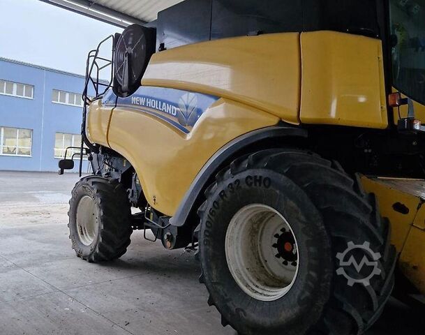 Kombájn New Holland CR 9080 Evolution