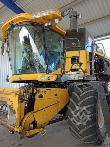 Kombájn New Holland CR 9080 Evolution