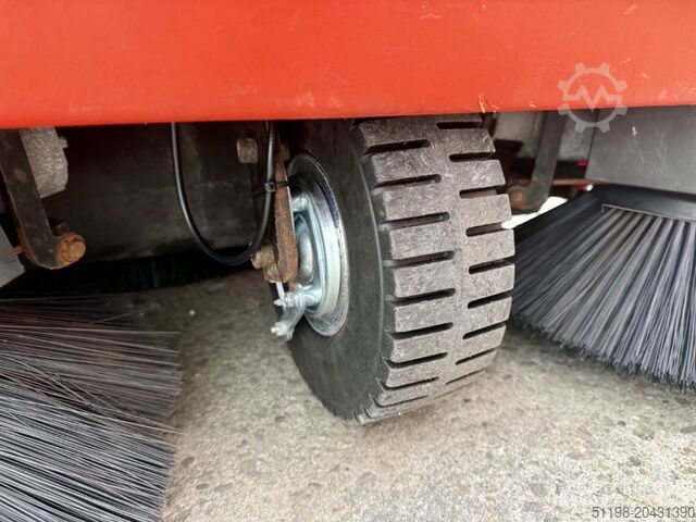 Samohodna usisna metla za vozača Stolzenberg Twin Top TT 1100 / E Aufsitzkehrmaschine