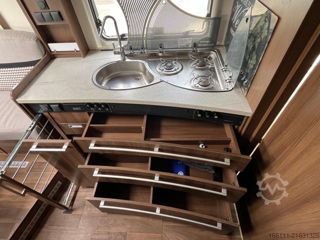 Semi-integrated camper DETHLEFFS Alpa 6820-2 - Festbett -  - Solar -