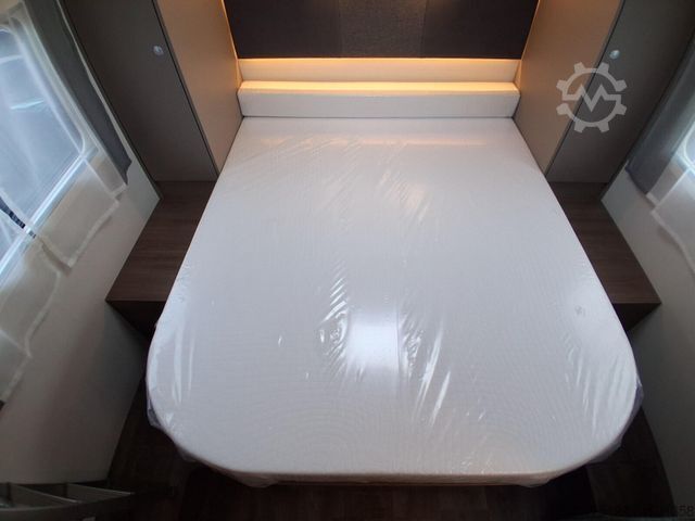 Semi-integrated camper CARADO Edition25 T Ford 449 *Assistenz-Paket*