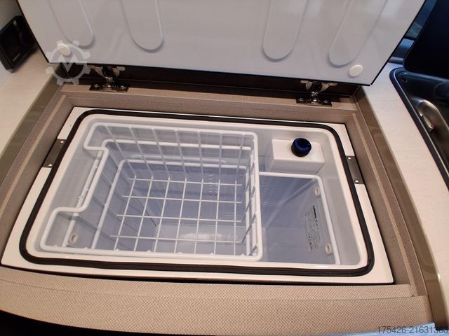 Campervan BÜRSTNER B66 UV 532 Copa *COPA + Anhängerkupplung*