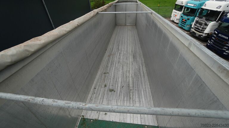 Ruchoma podłoga Kraker 3 AXLE WALKING FLOOR 90m3