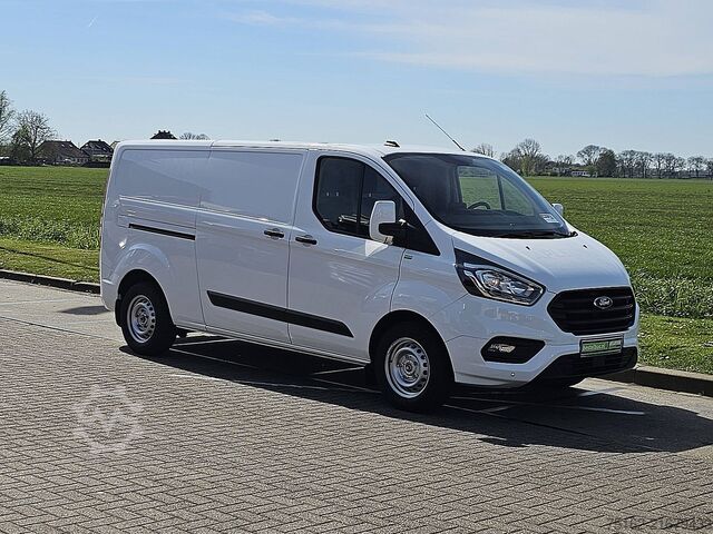 High-roof van FORD TRANSIT CUSTOM 2.0 L2H1 Navi Trekhaak!
