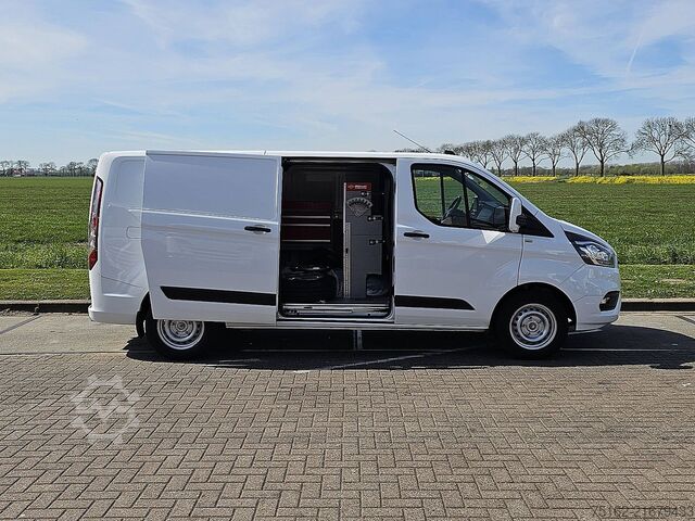 High-roof van FORD TRANSIT CUSTOM 2.0 L2H1 Navi Trekhaak!