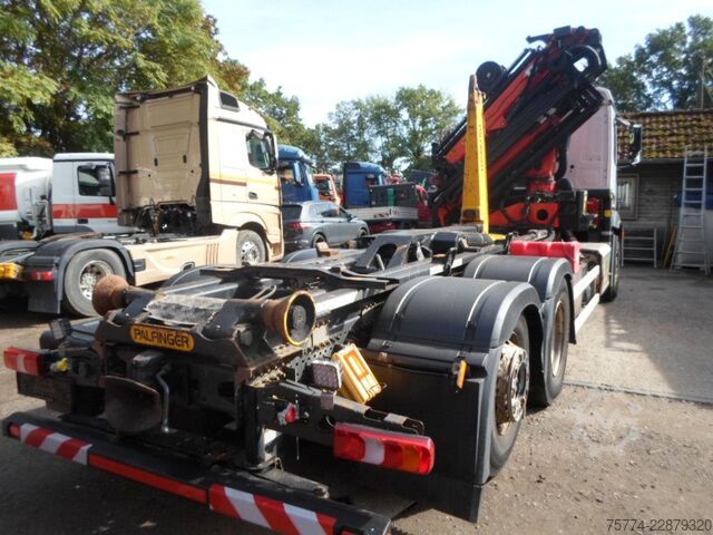 Camion scarrabile MERCEDES-BENZ 2843/6x2/Abroller-Kran PK 22002+JIB 060.