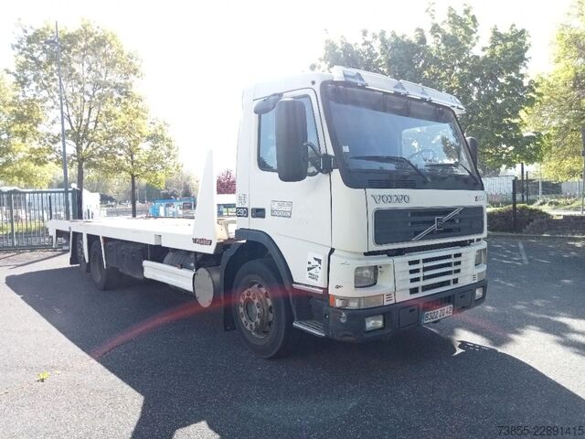 Camion cu platformă deschisă Volvo FM6229A