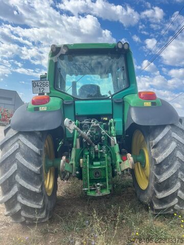 Ciągnik John Deere 6520