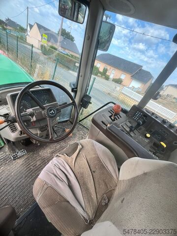 Ciągnik John Deere 6520