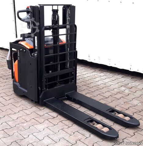 High-lift pallet truck - ride-on BT SWE 200 D
