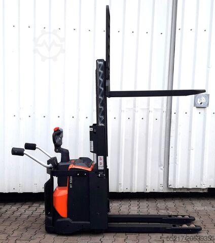 High-lift pallet truck - ride-on BT SWE 200 D