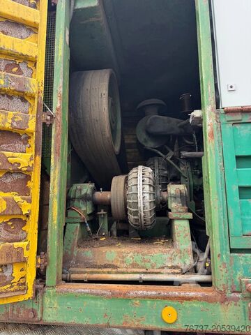 Iveco Turbotech 260-30-HOUTVERSNIPPERAAR-BROYEUR A BOIS Iveco Turbotech **260-30-WOOD CHIPPER-BROYEUR A BOIS**