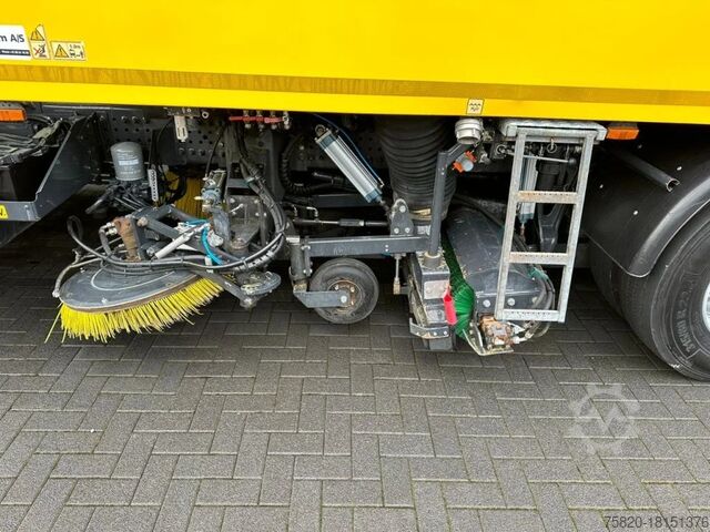 Veegmachine Mercedes-Benz Arocs 1824 4X2 BEAM A9000 SWEEPING TRUCK/ KEHRM...