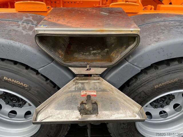 Haakarmsysteem MAN TGS 35.480 8X4 TRIDEM + 20 TON HAAKARM + HMF 32...
