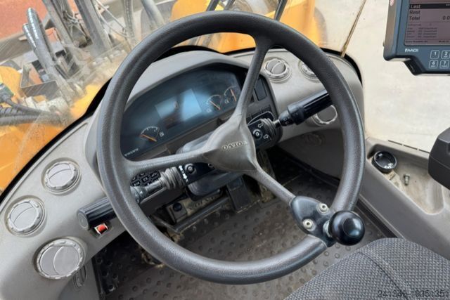Outros VOLVO L180G