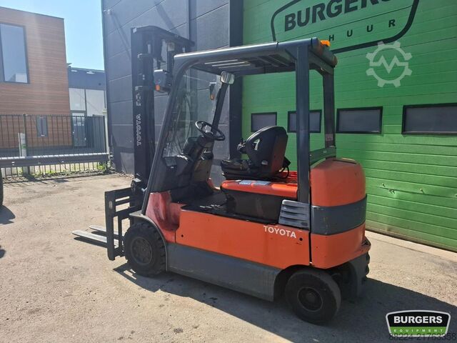 Gaffeltruck Toyota 7FBMF30