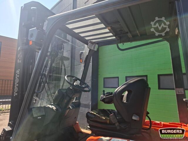 Gaffeltruck Toyota 7FBMF30