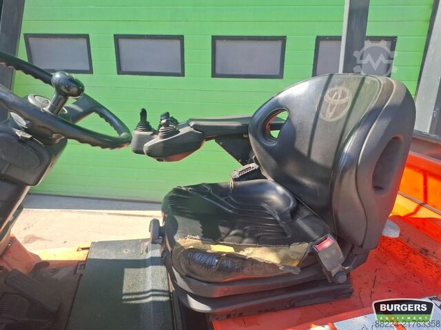 Gaffeltruck Toyota 7FBMF30