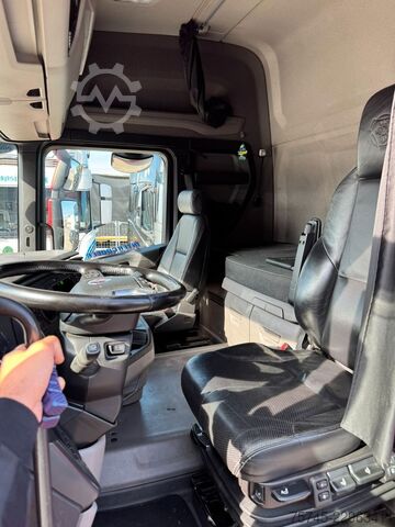 Τυπική μονάδα τράκτορα SCANIA R460 * STANDKLIMA * LEDER * 2 X TANK * 1. HAND *