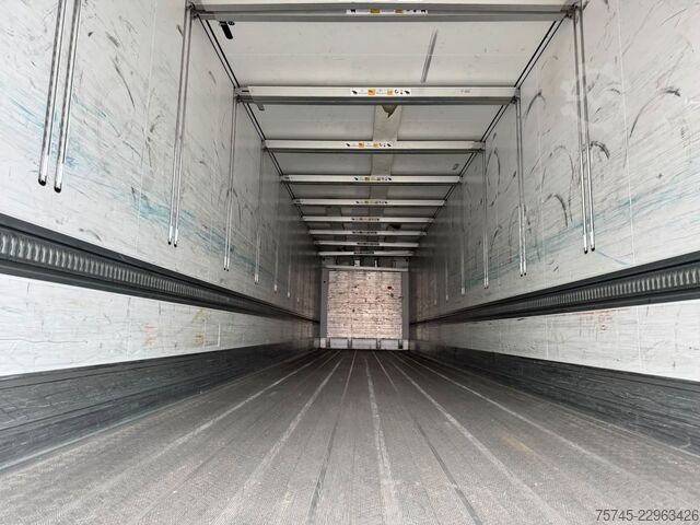 Ψυκτικός ημιρυμουλκούμενος SCHMITZ CARGOBULL SCB*S3T * DOPPELSTOCK * LIFTACHSE * 2,50 M BREIT