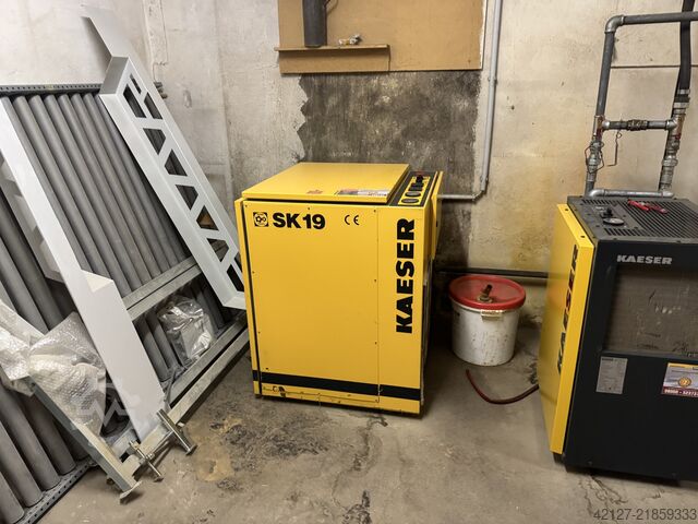 Instalație de aer comprimat cu compresor cu șurub Kaeser SK 22 + SK 19 + TB 26 + Behälter