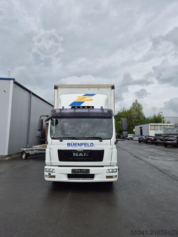 Perdeli panelvan MAN 8.220 TGL