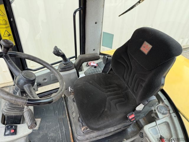 Încărcător pe roți YANMAR V70S Schwenklader / 2017 BJ / Schaufel + Gabel